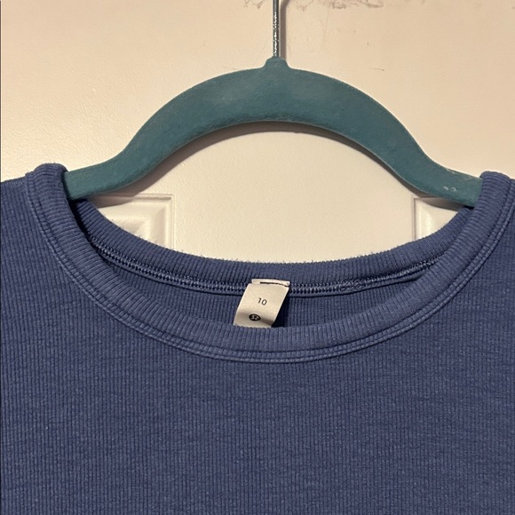 Lululemon Hold Tight Short Sleeve - Picture 2 of 5